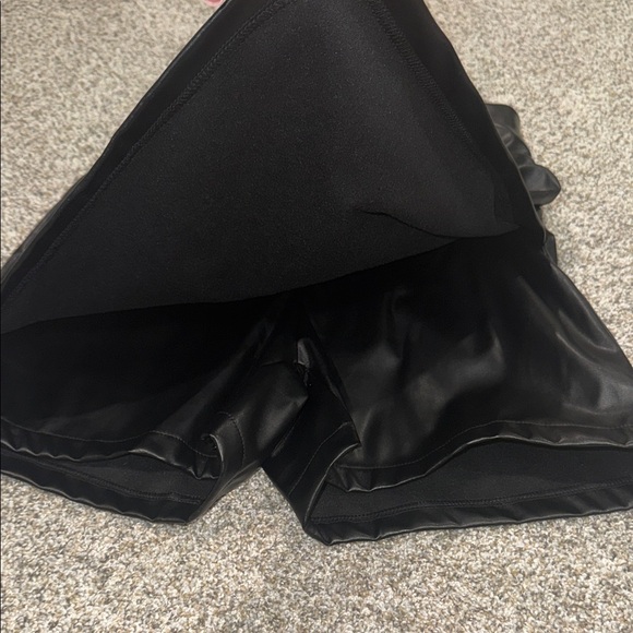 Elegant Black Faux Leather Skort - Picture 5 of 8